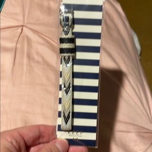 Keep collective woven band